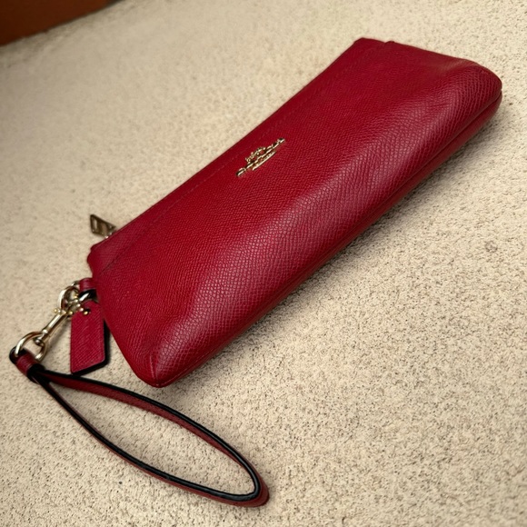 COACH ♥️ Large Red Leather Wristlet/Wallet style 52334 - Picture 5 of 7